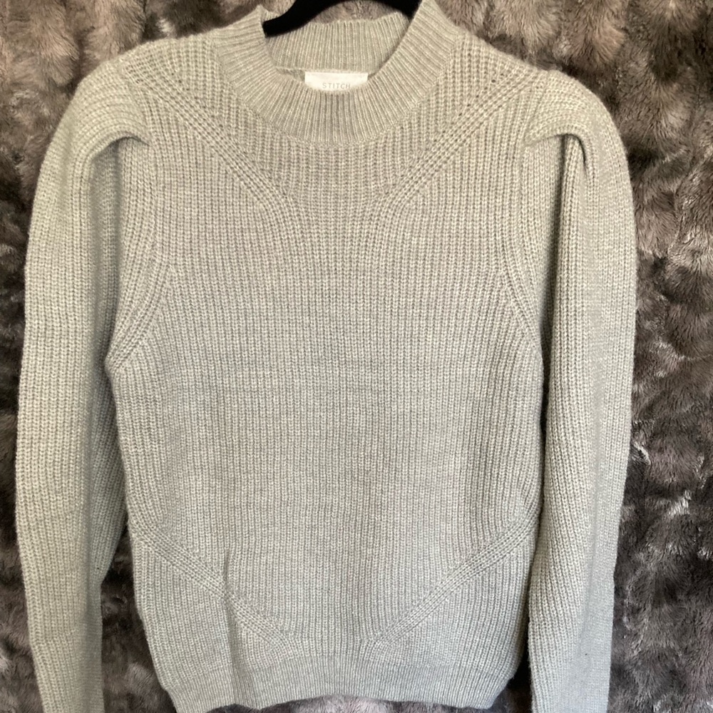 🧶Gray Waffle Knit Sweater🧶 in size large